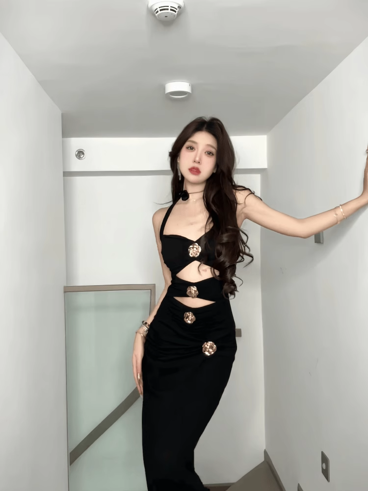 Elegant Black Halter-neck Rose Metal Button Prom Dress Sheath Evening Gown Party Dress Trailing Long Formal Dress TP4845