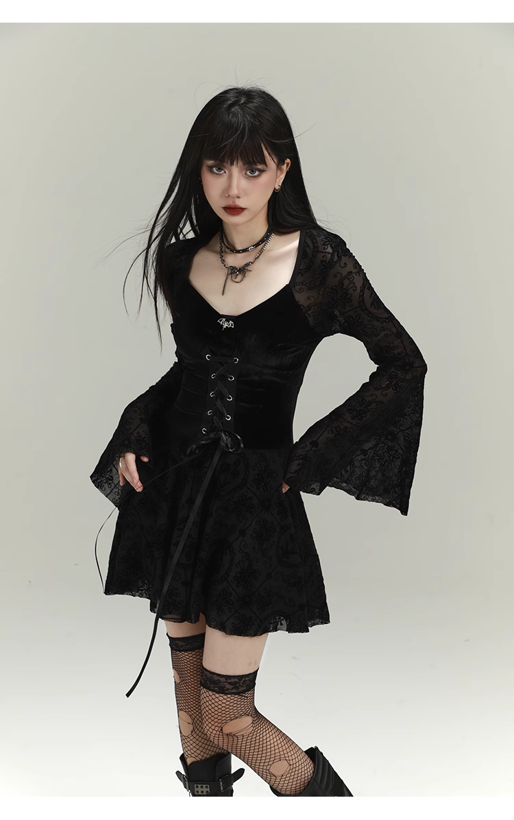 Vintage Black Gothic Bell Sleeve Long-sleeved Dress TP2909