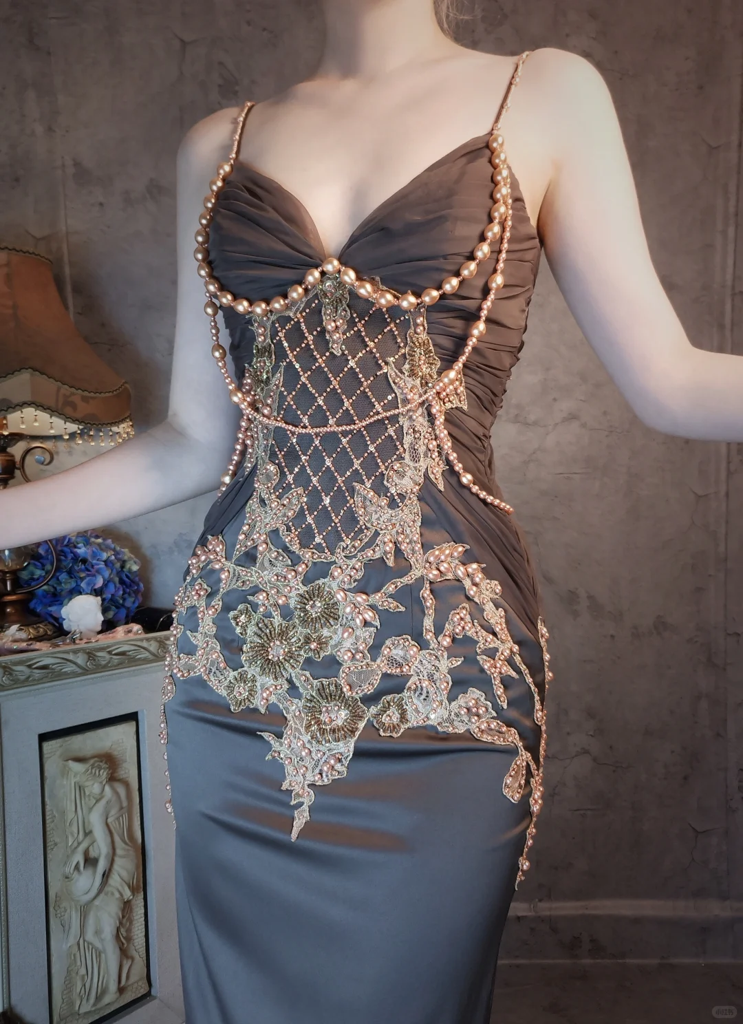 Retro Brown V-neck Beaded Spaghetti Strap Appliqued Design Elegant Satin Evening Dress Prom Dress TP4034