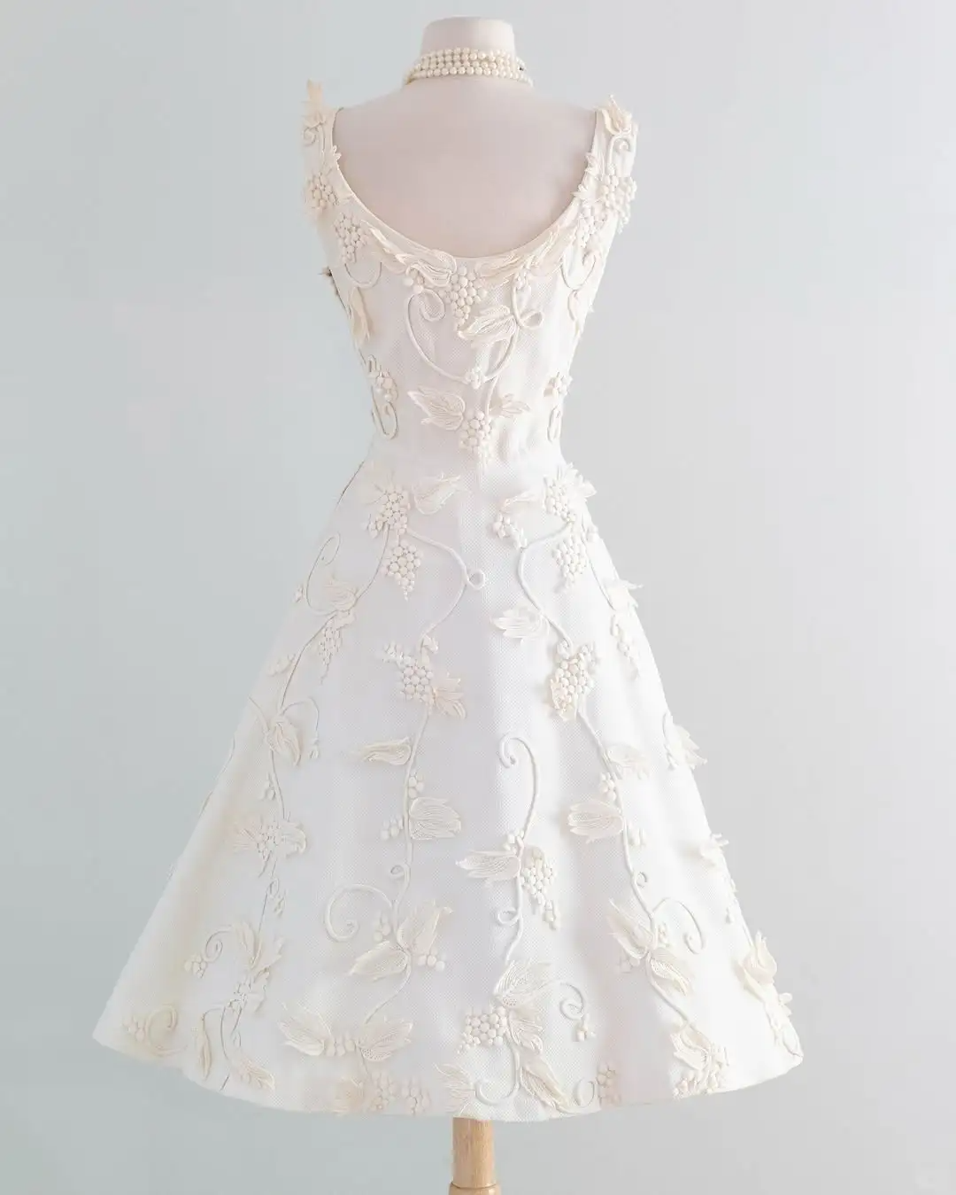 Vintage White 3D Grapes Applique Design A-Line Short Homecoming Dress Party Dress TP4194