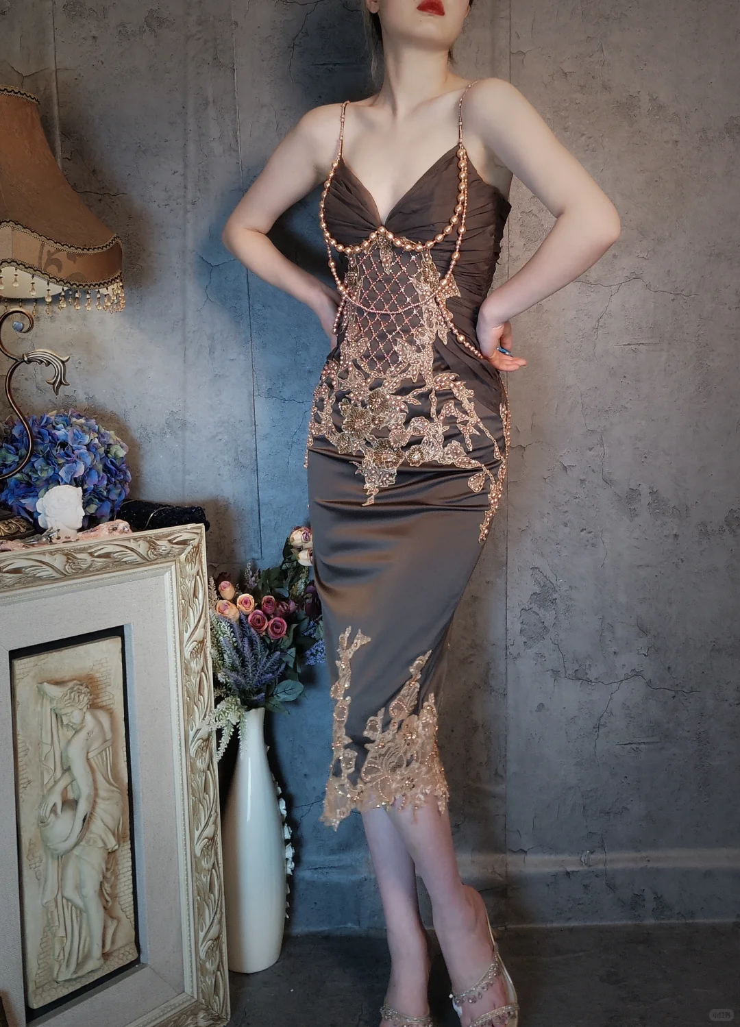 Retro Brown V-neck Beaded Spaghetti Strap Appliqued Design Elegant Satin Evening Dress Prom Dress TP4034