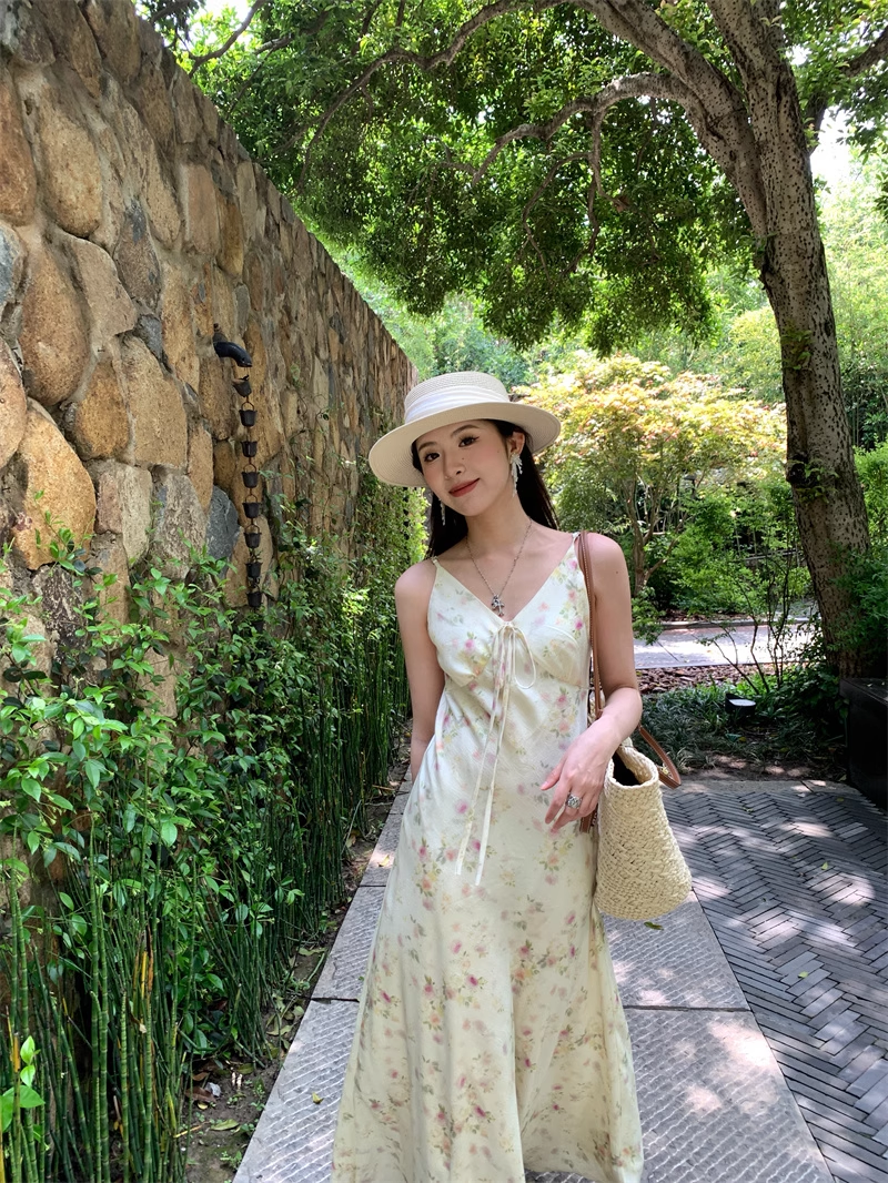 Retro Fashion Floral Design Beach Holiday A-line Spaghetti Strap Dress TP3375