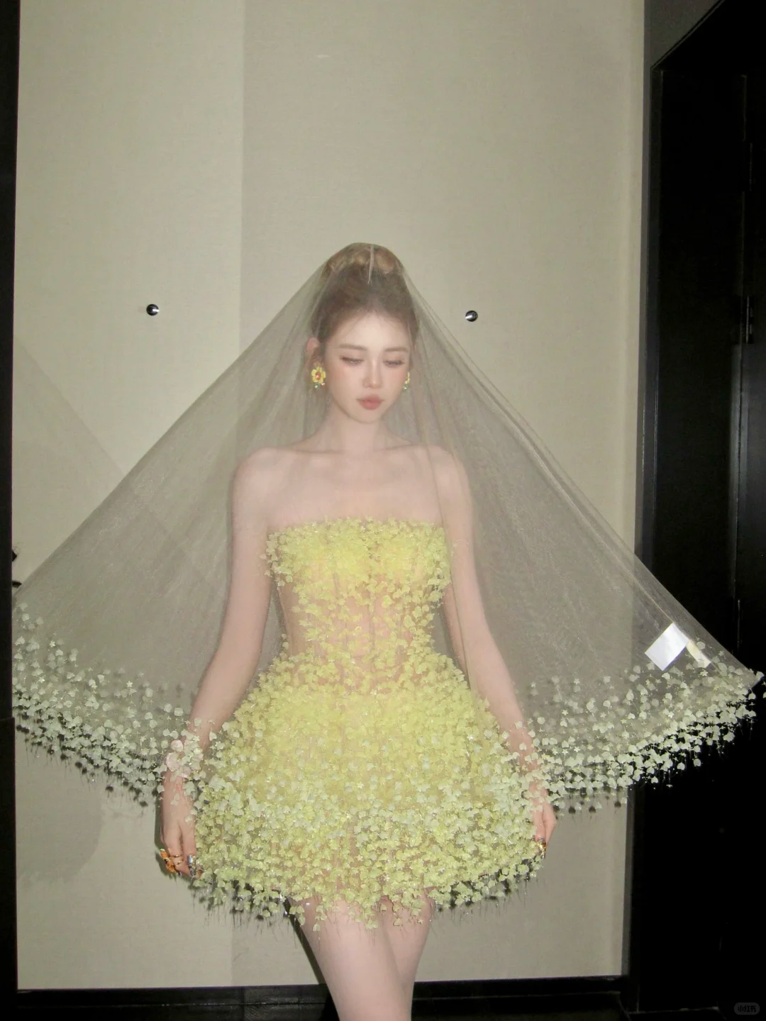 Fashion Yellow Sequined Strapless A-Line Veil Design Tulle Party Dress Homecoming Dress TP4237