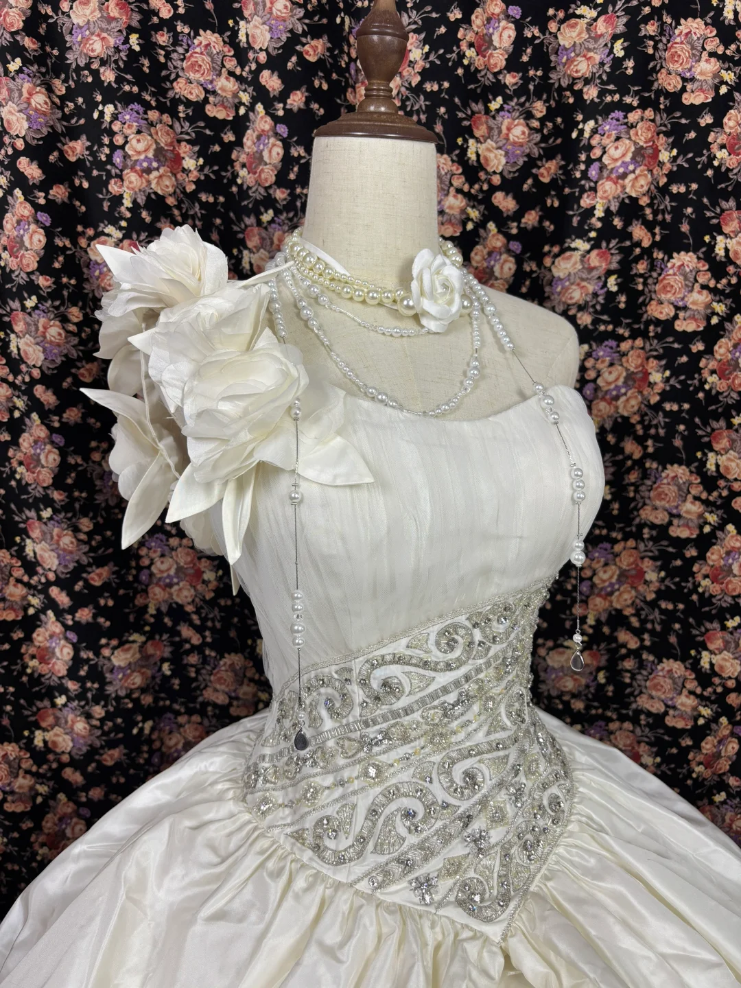 Vintage Ivory Satin Beaded One-shoulder Design Quinceanera A-Line Evening Dress Prom Dress Ball Gown TP4262