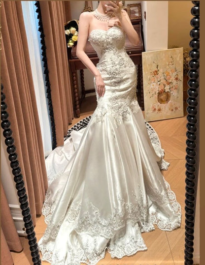Vintage-Inspired Ivory Satin Mermaid Wedding Dress Lace Appliques Strapless Sweetheart Bridal Gown TP5140