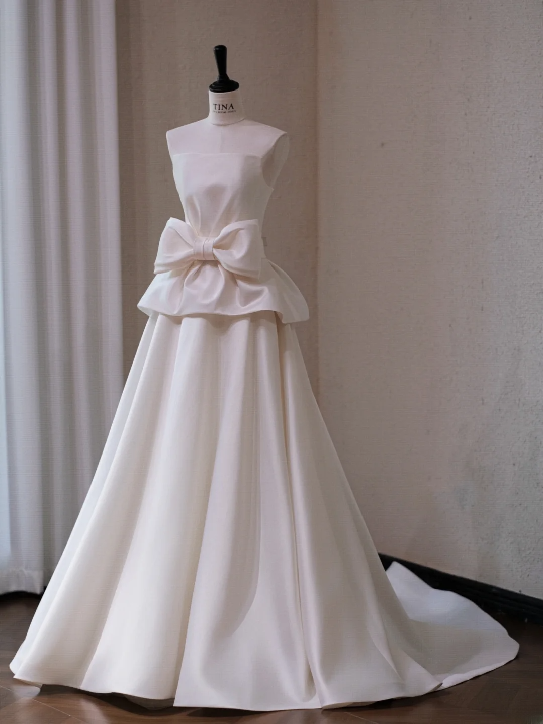Gorgeous White Satin A-Line Bow Strapless Long Wedding Dress TP5042