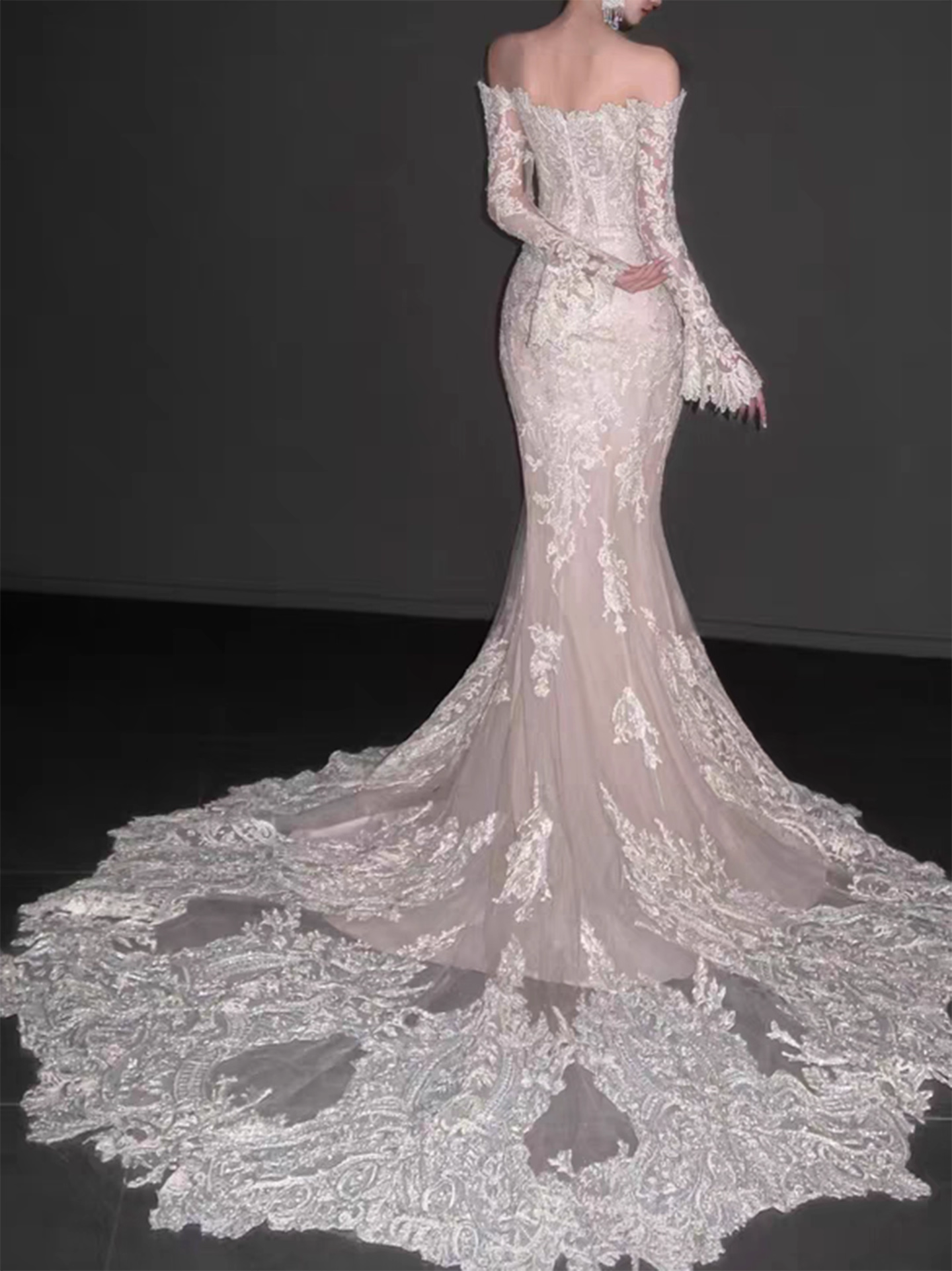 Elegant White Lace Applique Mermaid Off-the-shoulder Long Wedding Dress TP5021