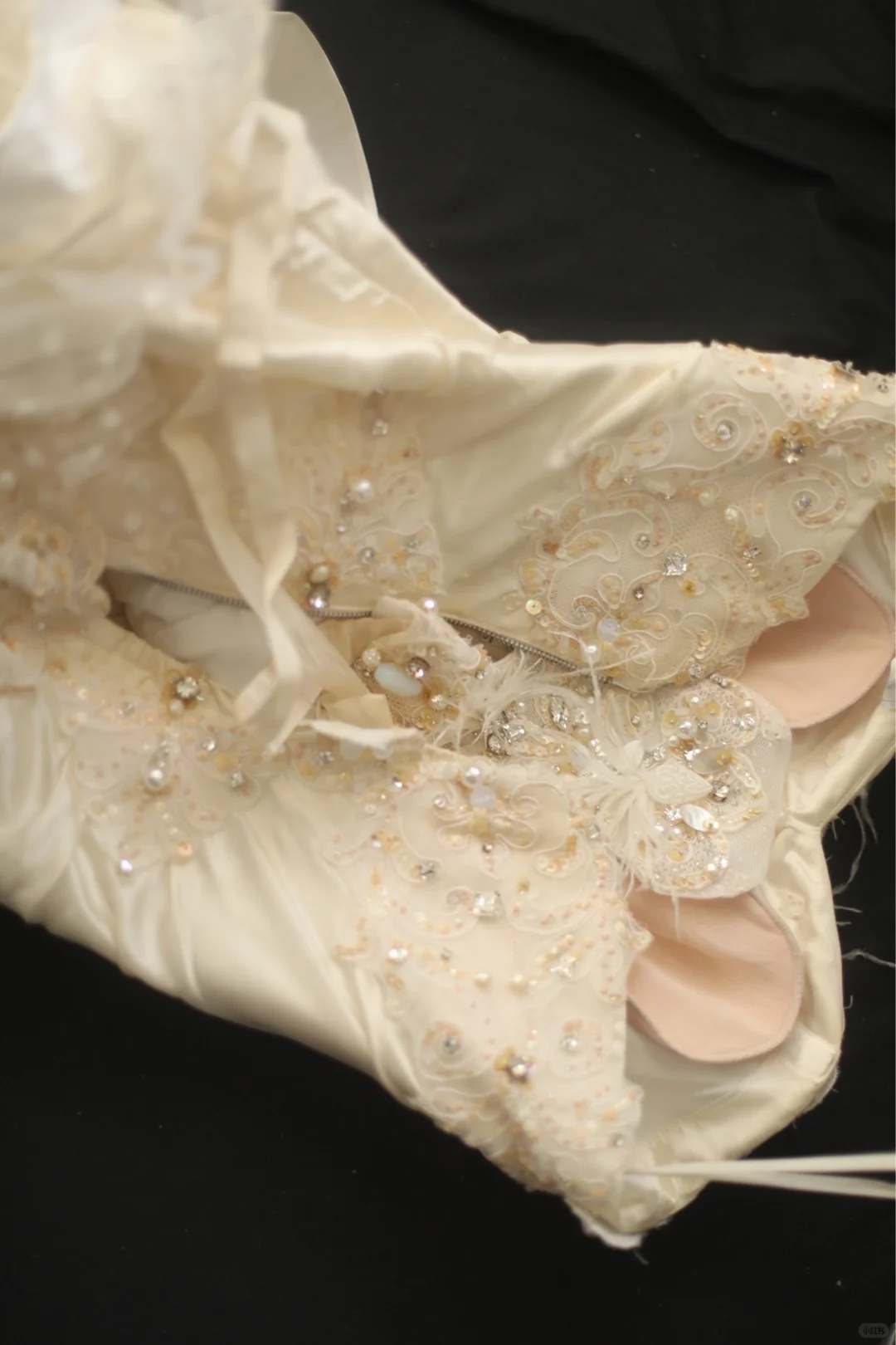 Glamorous Ivory Mermaid Halter-Neck Bridal Gown Feather Sparkle Train Wedding Dress TP5645
