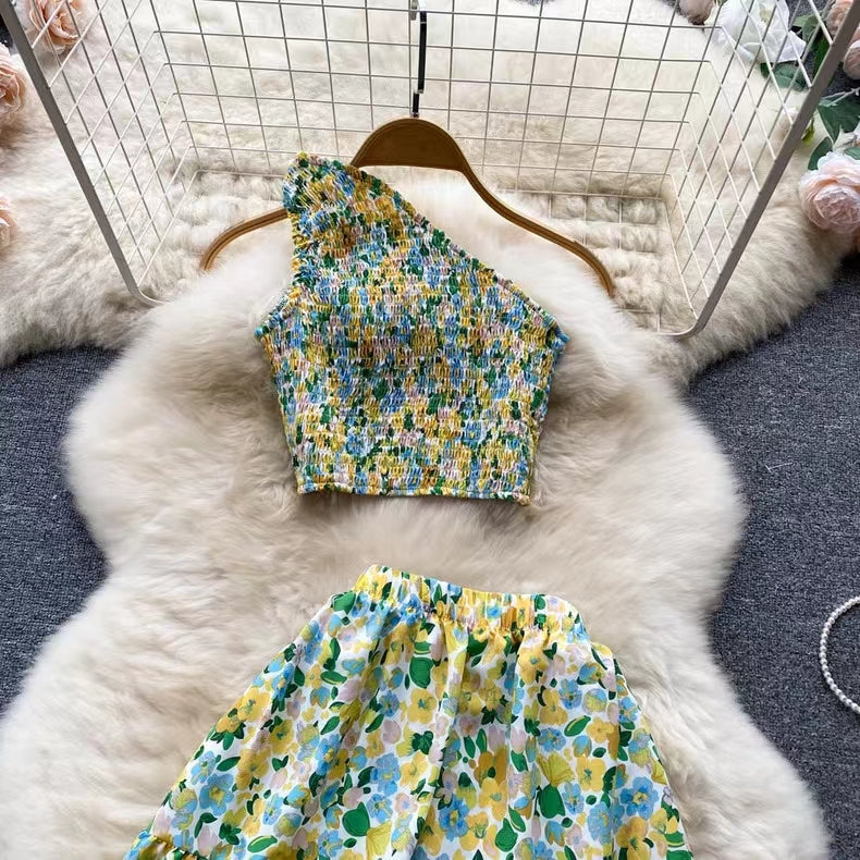 New Seaside Holiday Fashion Short Sleeveless Top High Waist Floral Skirt Two-piece Set TP2858