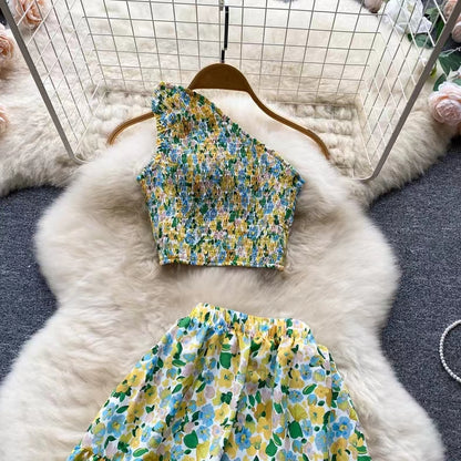 New Seaside Holiday Fashion Short Sleeveless Top High Waist Floral Skirt Two-piece Set TP2858
