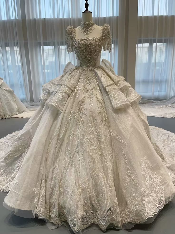 Vintage High Neck Beaded Wedding Dress A-Line Tiered Ruffles Lace Bridal Gown TP5077