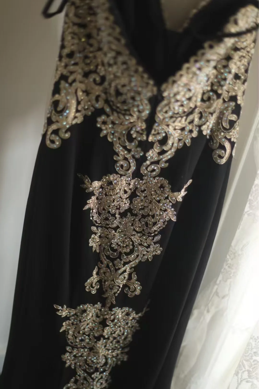 Elegant Black Mermaid Evening Gown with Champagne Lace Applique & High Slit TP5634
