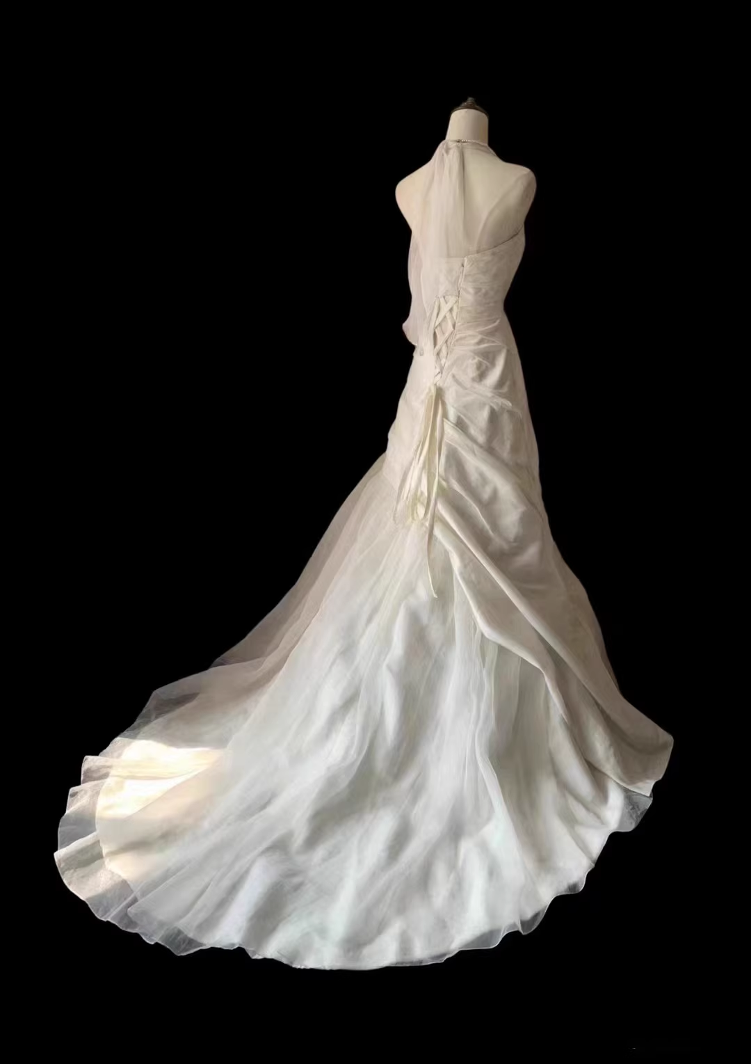 Vintage Draped Satin Floral Applique A-Line Wedding Dress Ivory Halter Neck Bridal Gown TP5153