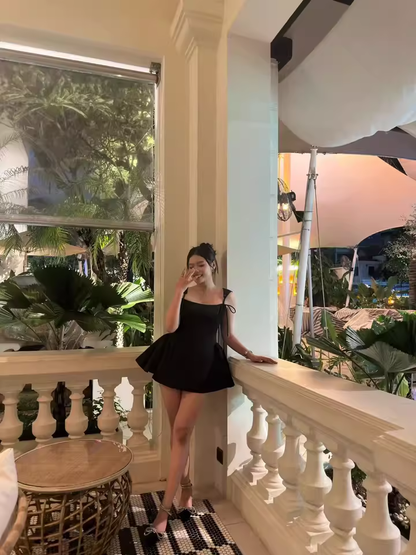 Simple Black Square Collar Design A-line Sleeveless Spaghetti Strap Puffy Dress TP3293