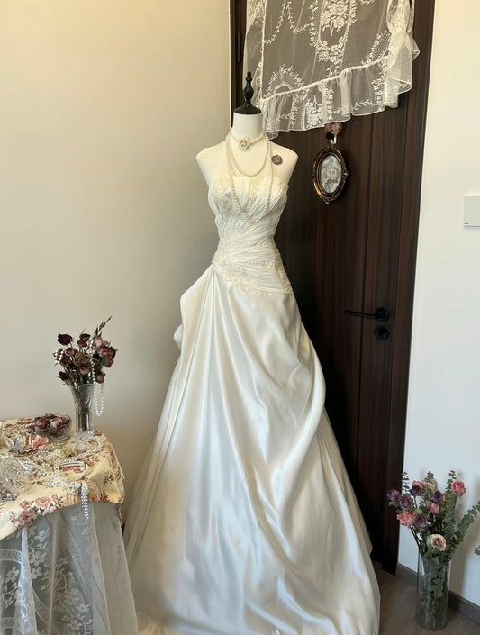 Glamorous A-Line Strapless Wedding Dress Romantic Applique Satin Bridal Gown TP5091