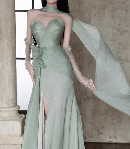Vintage Sage Green Halter Neck Sheath Gown Sheer Gloves Formal Evening Gown TP5553