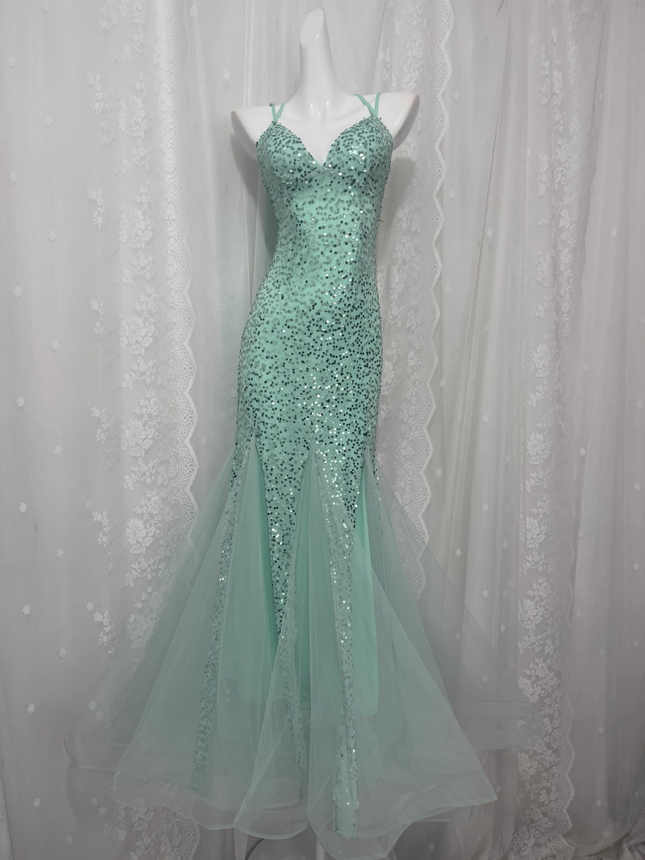 Glamorous Mint Green Sequined V-Neck Mermaid Tulle Spaghetti Strap Evening Gown Prom Dress TP5233