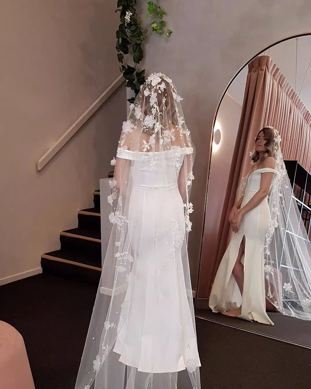 Vintage White Floral Embroidered Bridal Veil 3D Flower Beaded Cathedral-Length Wedding Veil TP5622