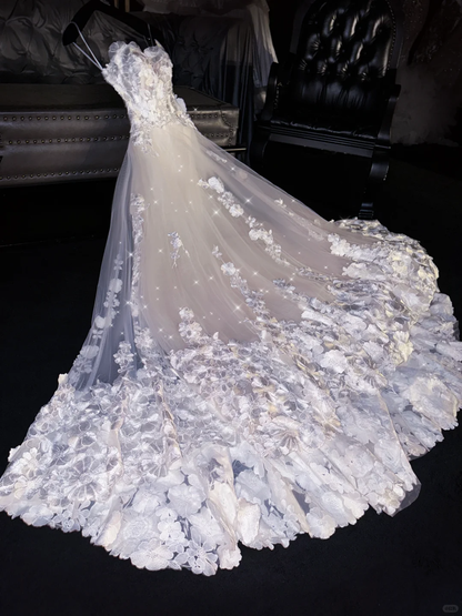 Elegant Lace Sweetheart 3D Floral Embroidery Sparkle Tulle Strapless Wedding Dress TP5386