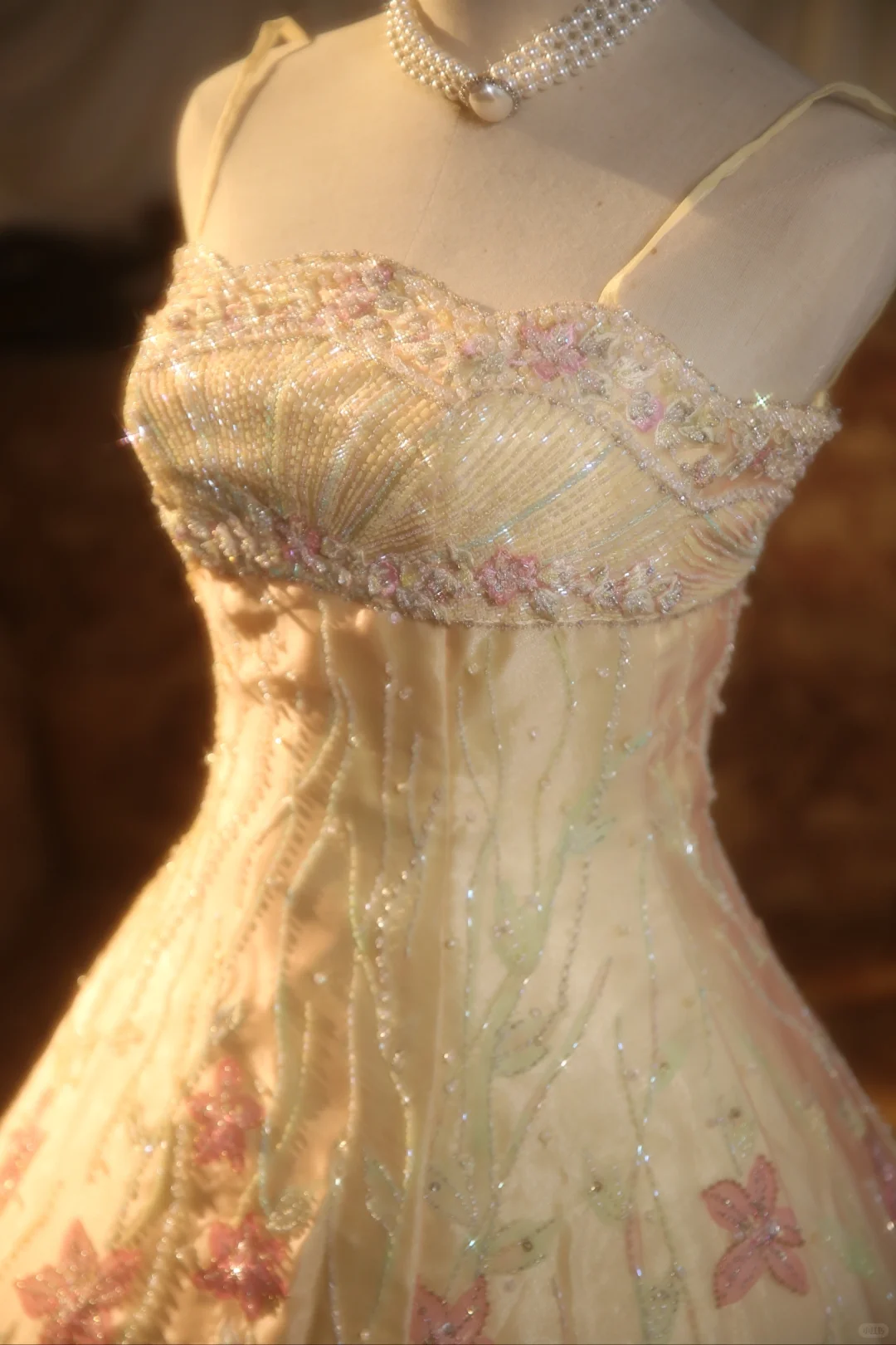 Vintage Pale Yellow Spaghetti Strap Floral Beaded Embroidered Sweet 15 Quinceanera Ball Gown TP5527