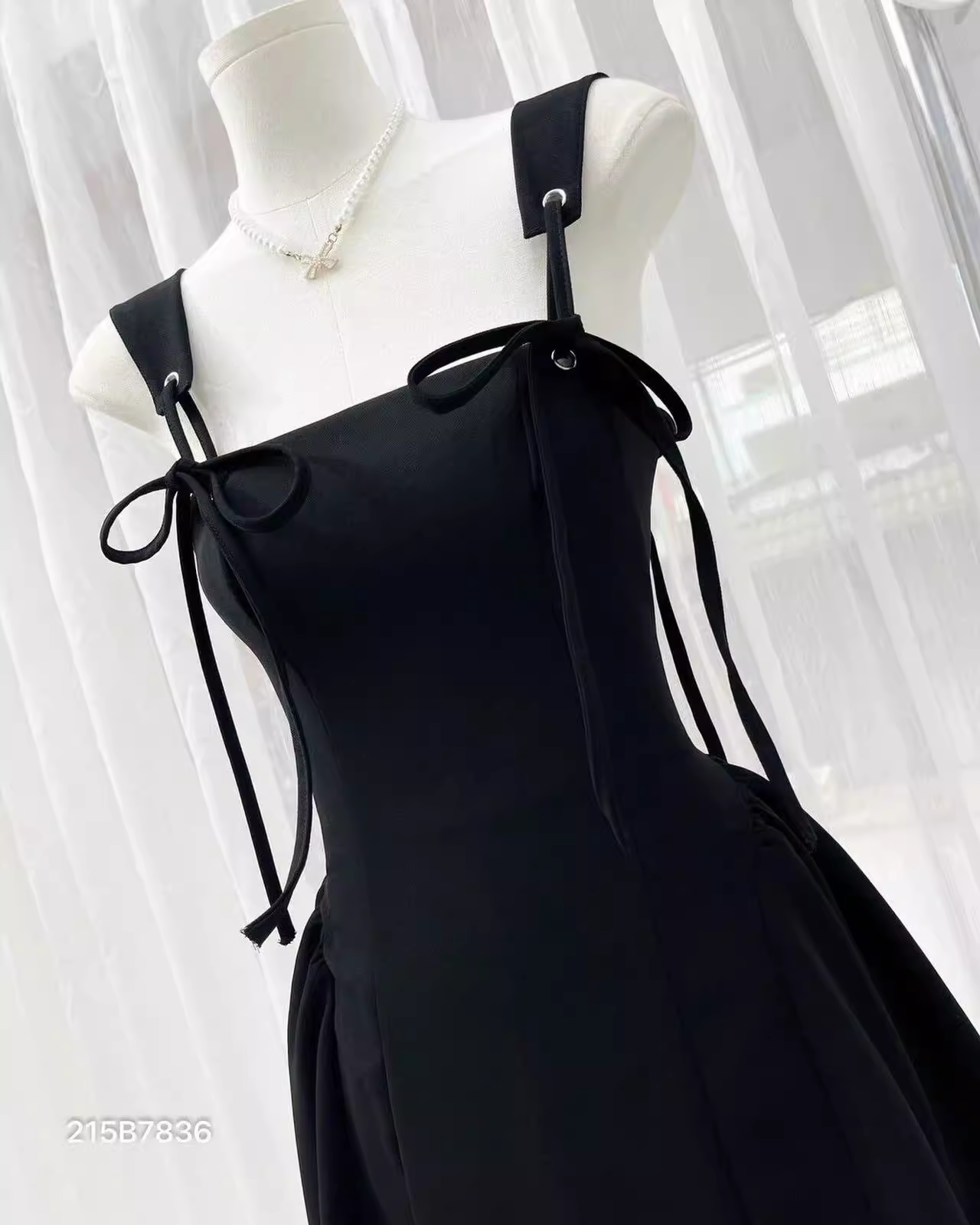 Simple Black Square Collar Design A-line Sleeveless Spaghetti Strap Puffy Dress TP3293