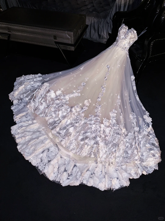 Elegant Lace Sweetheart 3D Floral Embroidery Sparkle Tulle Strapless Wedding Dress TP5386