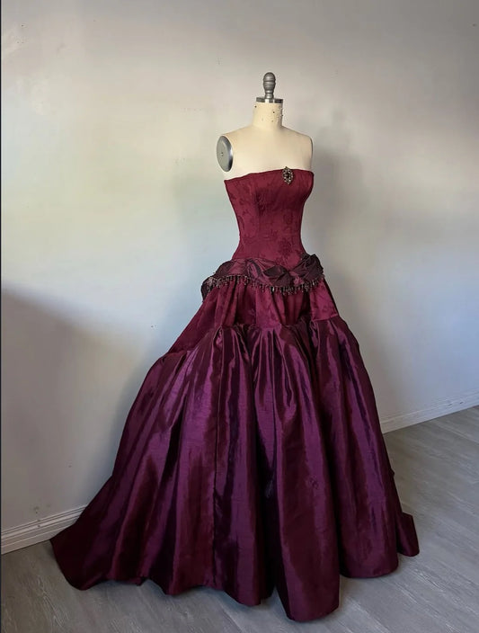 Vintage Burgundy Satin Sweet 16 Quinceanera Strapless Beaded Evening Dress Long Ball Gown TP4962