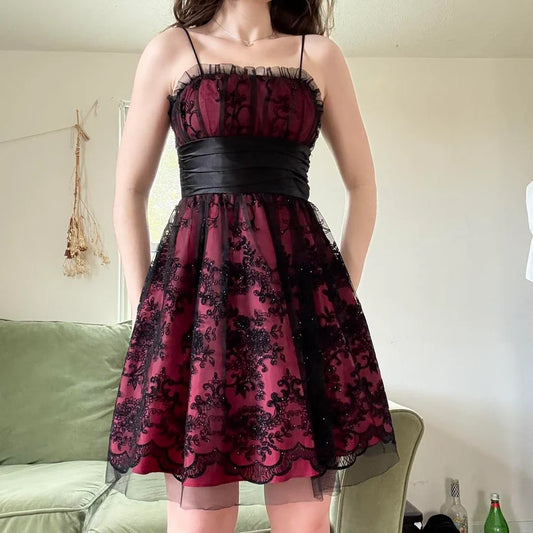 Retro Burgundy Spaghetti Strap Applique Sequin Design A-line Chiffon Satin Party Dress Homecoming Dress TP4092