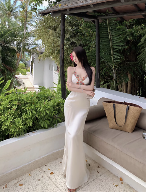 New Fashion Design V-neck Slim Spaghetti Strap Dress TP2995