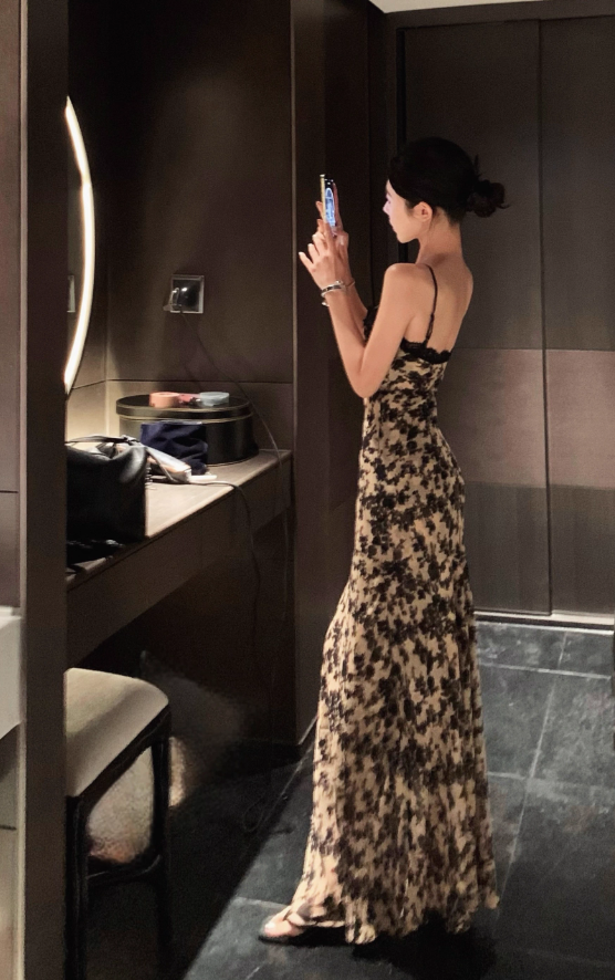 Simple Fashion Beige Floral Design A-line Beach Holiday Spaghetti Strap Dress TP3615