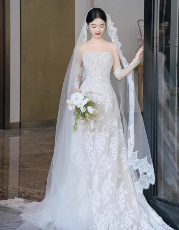 Vintage White Lace Applique A-Line Strapless Tulle Wedding Dress TP5029