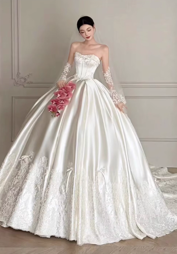 Vintage White Satin Applique Sweetheart A-Line Strapless Wedding Dress TP5031