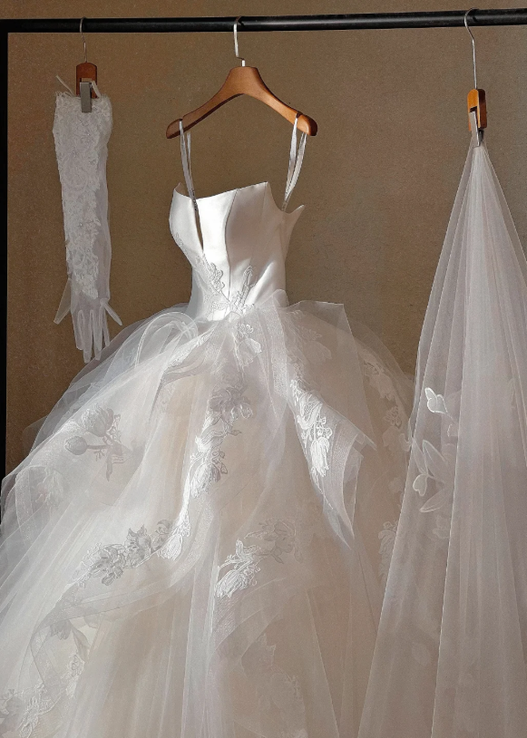 Gorgeous White Applique Strapless A-Line Tulle Long Wedding Dress TP5034