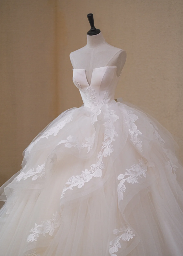 Gorgeous White Applique Strapless A-Line V-Neck Long Wedding Dress TP5037