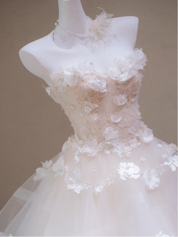 Gorgeous White 3D Flowers Applique Sweetheart A-Line Tulle Strapless Long Wedding Dress TP5039