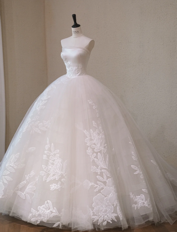 Gorgeous White Applique A-Line Tulle Strapless Long Wedding Dress TP5040