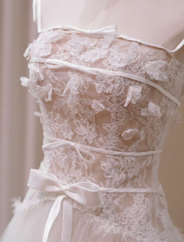 Gorgeous White Applique A-Line Ribbon Bow Spaghetti Strap Tulle Long Wedding Dress TP5044