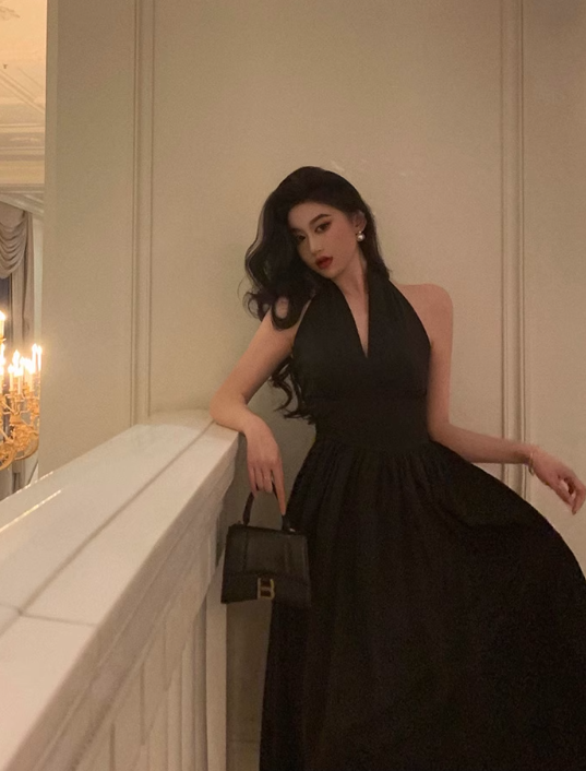 Vintage-Inspired Black Halter Neck Midi A-Line Evening Dress TP5125