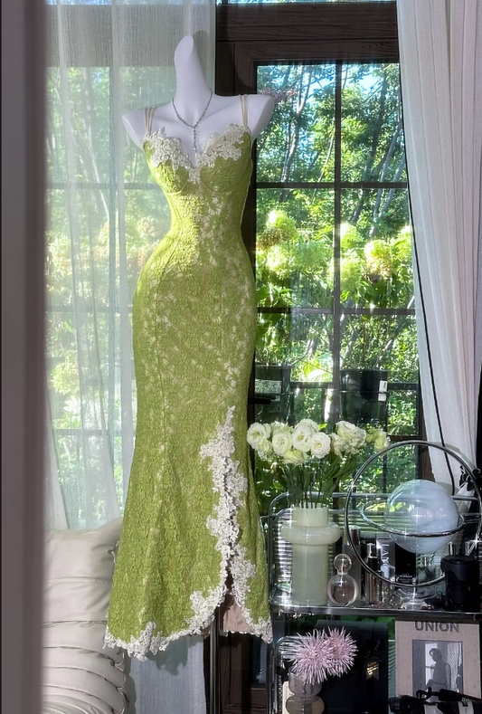 Vintage-Inspired Lime Green Lace Mermaid Spaghetti Strap Prom Dress Ivory Floral Trim & Side Slit Evening Gown TP5136