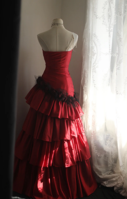 Elegant Red Sweetheart Evening Gown A-Line Strapless Tiered Prom Dress TP5219