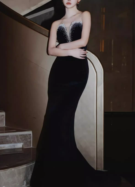 Glamorous Black Velvet Strapless Rhinestone Sweetheart Ruffled Oversleeves Sheath Evening Gown TP5275
