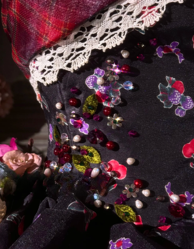 Vintage-Inspired Floral Brocade Ruffled Lace Strapless Black & Red Sweet 16 A-Line Quinceanera Ball Gown TP5292