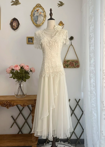 Glamorous Ivory Lace Short Sleeves Tulle Sheath Wedding Dress TP5305