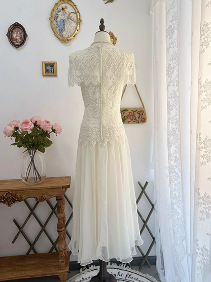 Glamorous Ivory Lace Short Sleeves Tulle Sheath Wedding Dress TP5305