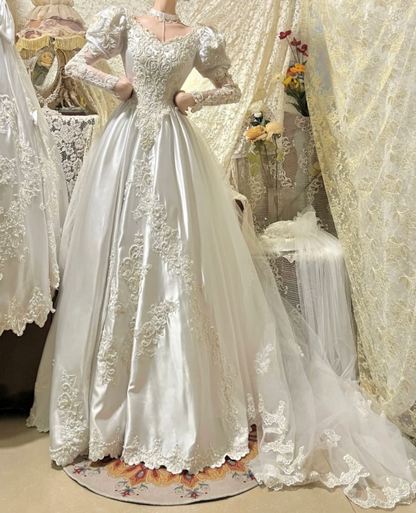 Vintage Long Sleeve Puff Shoulder Lace Embroidery & Satin Finish Wedding Dress TP5323