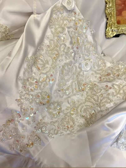 Vintage White Off-Shoulder Lace Applique Half Sleeves & Tulle Wedding Dress TP5324