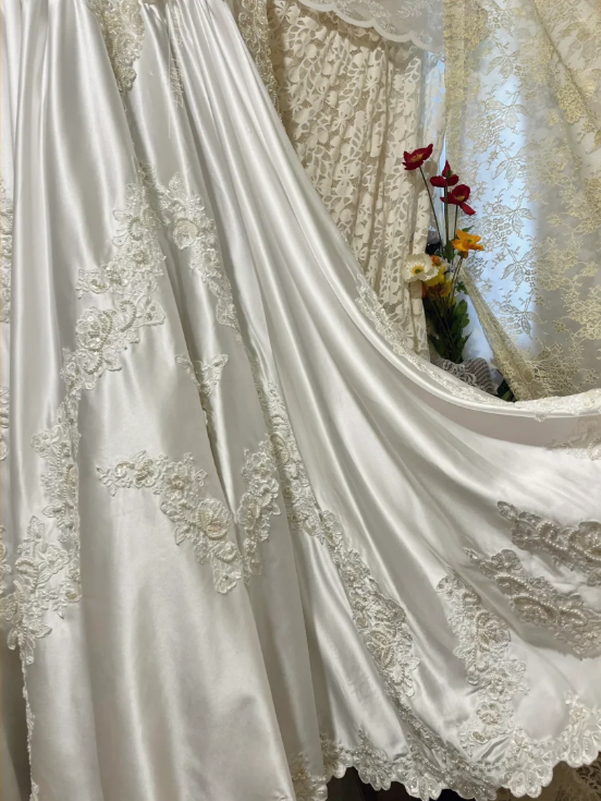 Gorgeous Satin Puff Sleeves Embroidery A-Line Wedding Dress TP5410