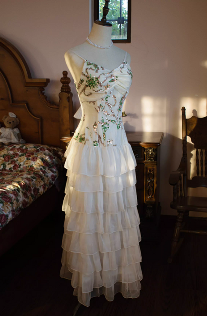 Vintage Ivory Chiffon Tiered Prom Dress Sequin Floral Embroidery Spaghetti Strap Evening Gown TP5542