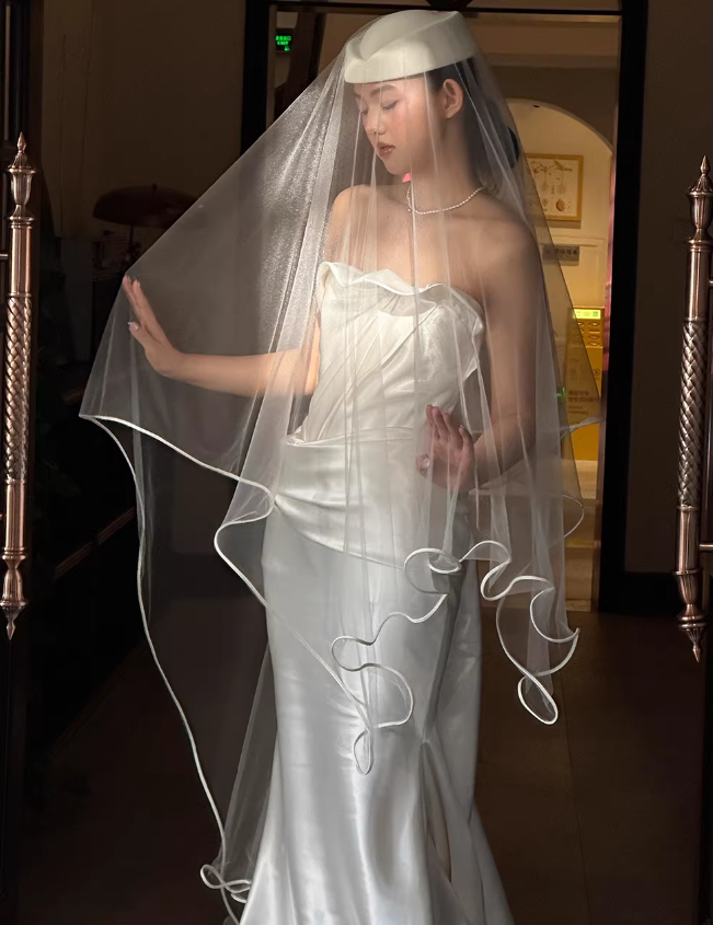 Vintage Ivory Satin Strapless Bridal Gown Sheer Tulle Overlay Romantic Wedding Dress TP5552