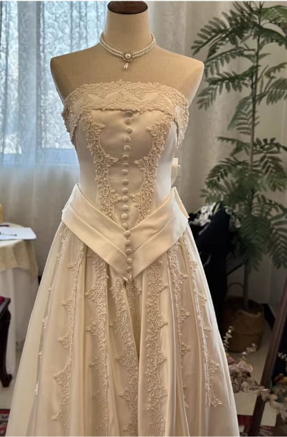 Vintage Strapless Ivory Satin Lace Embroidery Button Front Detail Wedding Dress TP5593